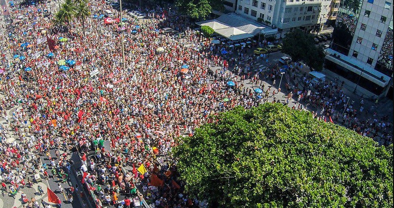 Acto en Río de Janeiro contra Golpe de Estado