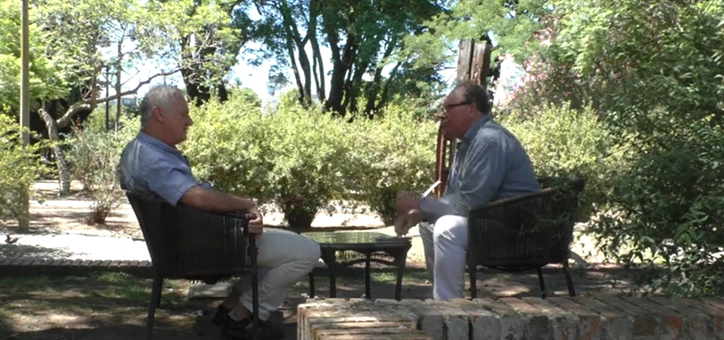 Con Alfredo Alzugarat en los Jardines del MNAV