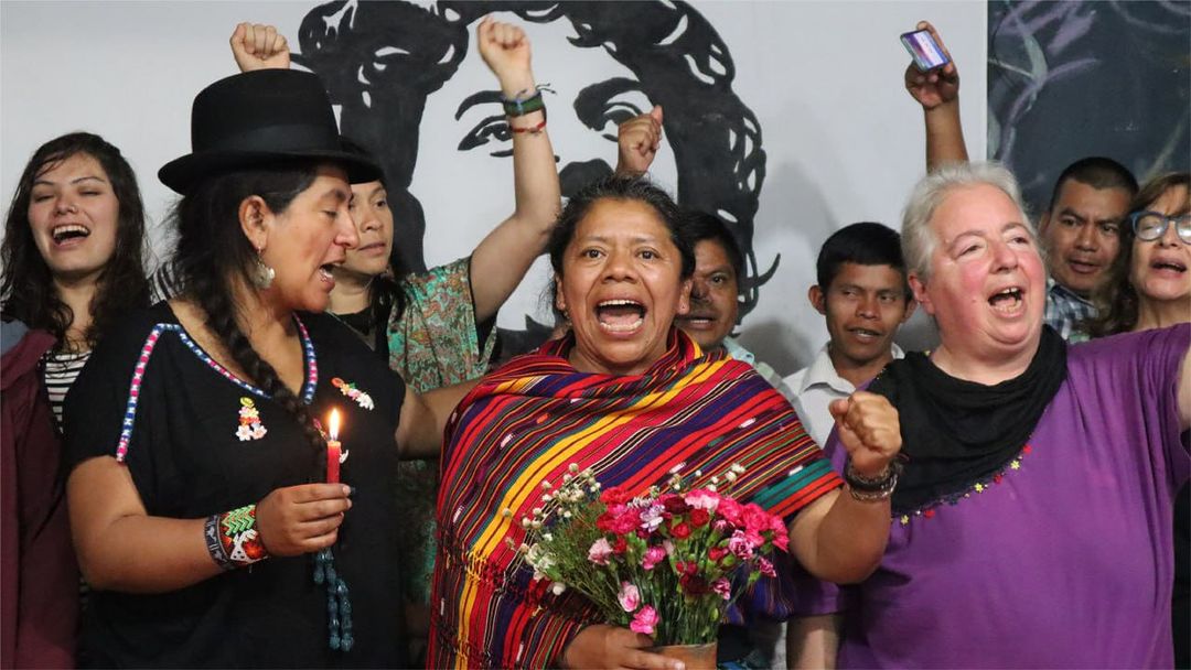 Lolita Chávez junto a Adriana Guzmán y Claudia Korol en Centro Utopía, Honduras - Copinh