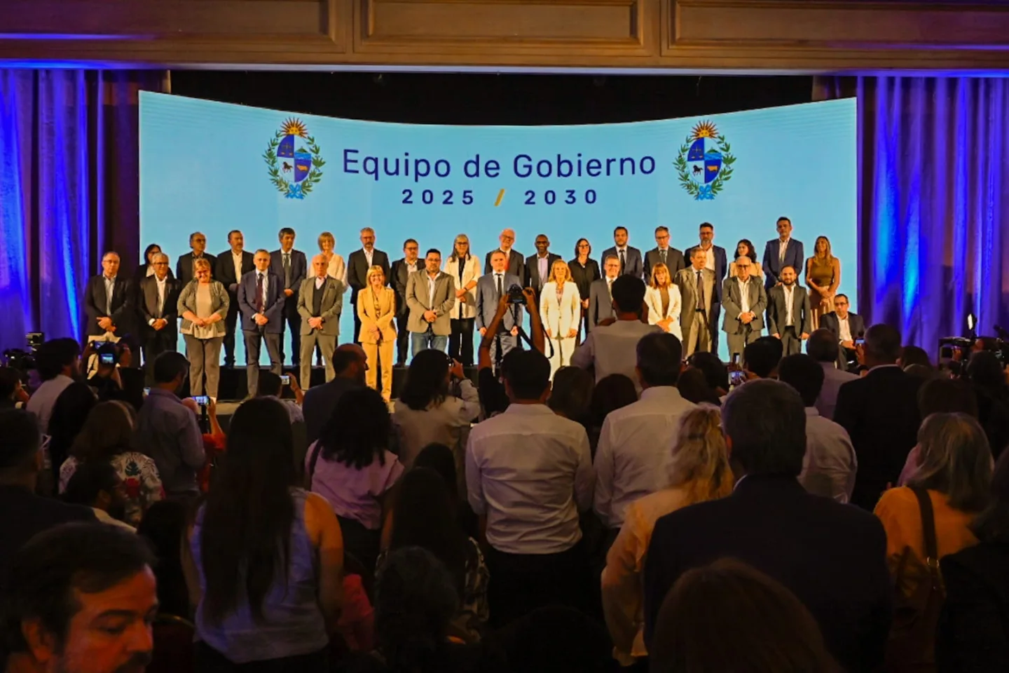 Gabinete ministerial designado por gobierno electo.