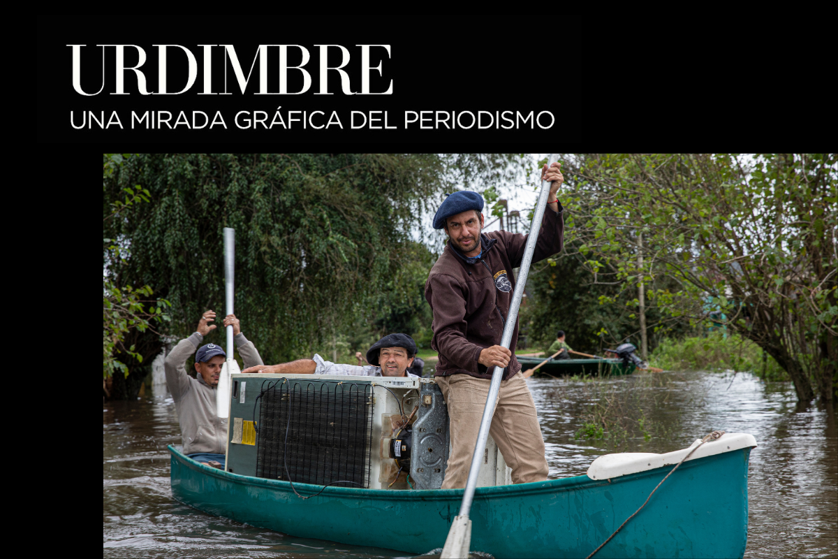 La exhibición reúne a destacados fotógrafos y fotógrafas que actualmente forman parte del sector de Fotoperiodismo de la Asociación de la Prensa Uruguaya (APU) y que, a través de sus lentes, han capturado momentos trascendentales.