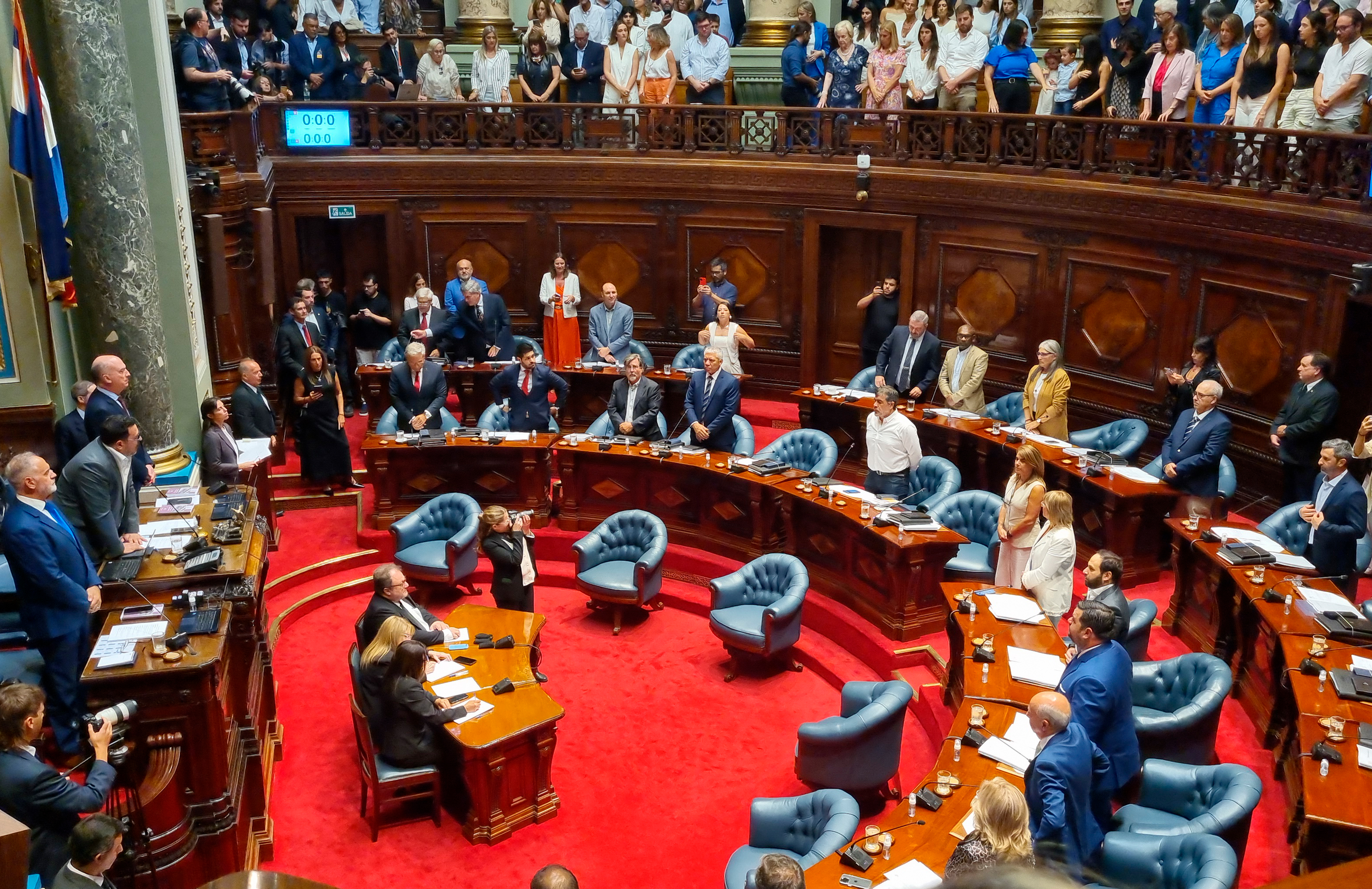 Asunción del nuevo Senado en los 40 años de retorno a la democracia en Uruguay