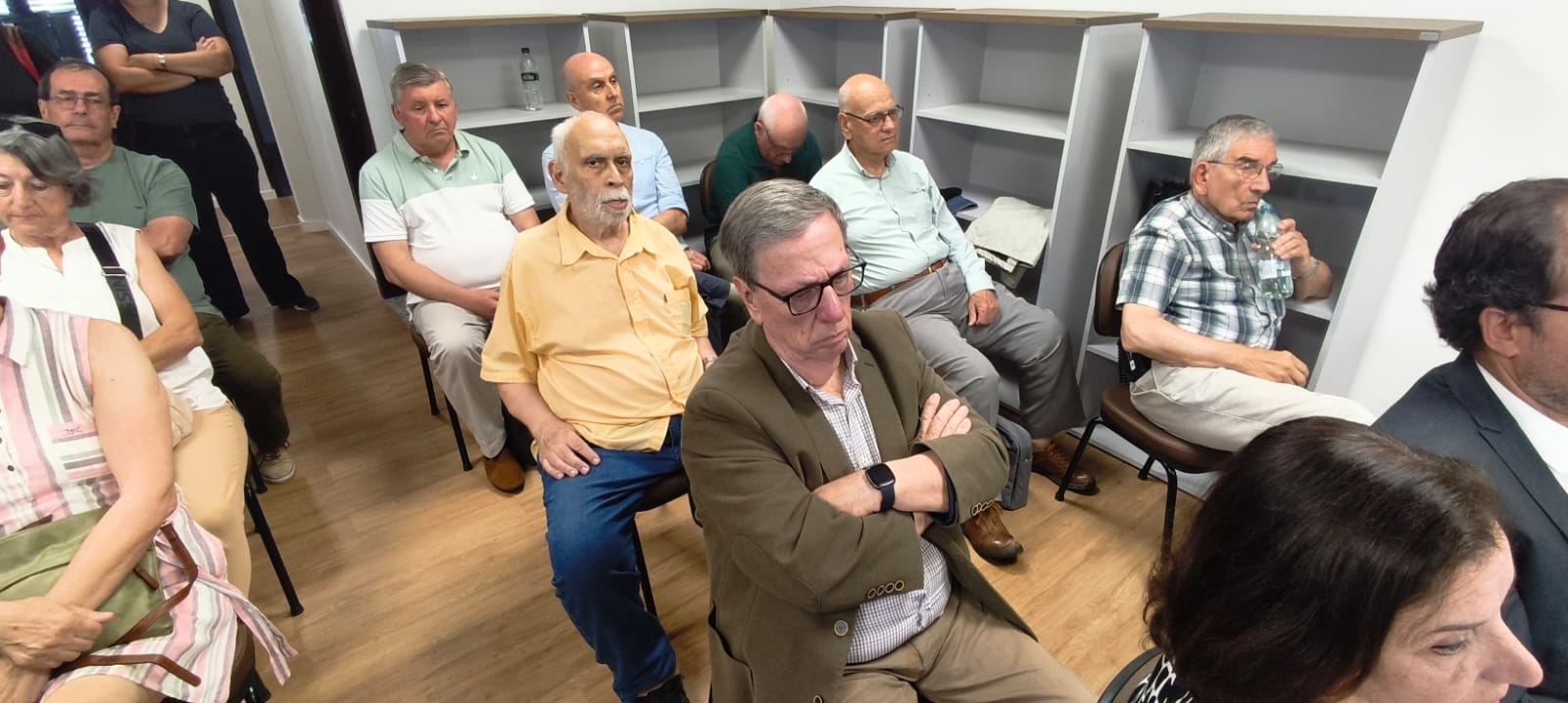 Todos los condenados fueron hallados responsables de reiterados delitos de privación de libertad, abuso de autoridad contra detenidos y lesiones graves, en distintos regímenes de reiteración y concurso, con descuento de la prisión preventiva cumplida y la obligación de afrontar los gastos de manutención establecidos por el Código Penal.