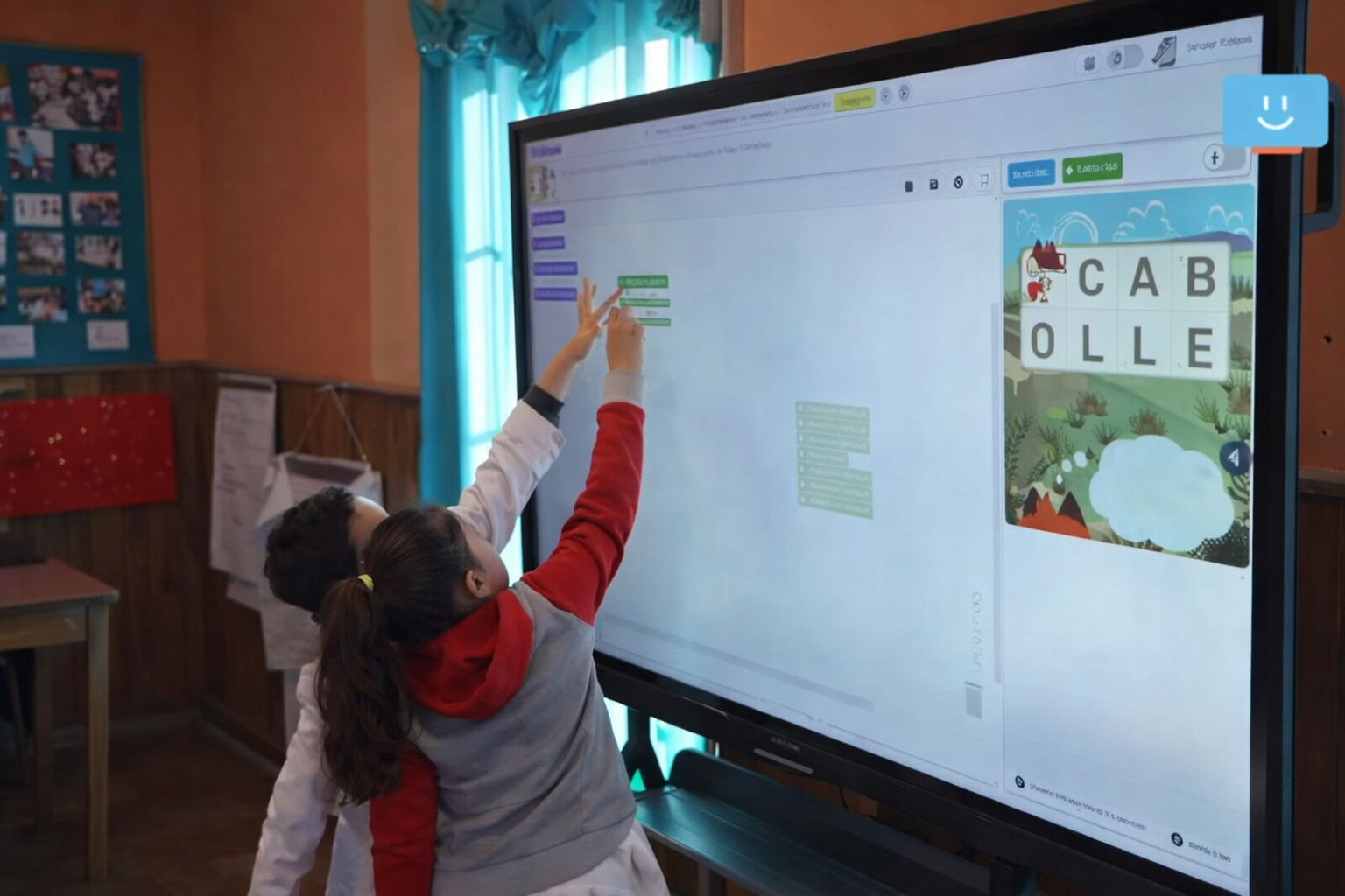 Escolares de Paysandú trabajando en el aula con la pantalla interactiva 