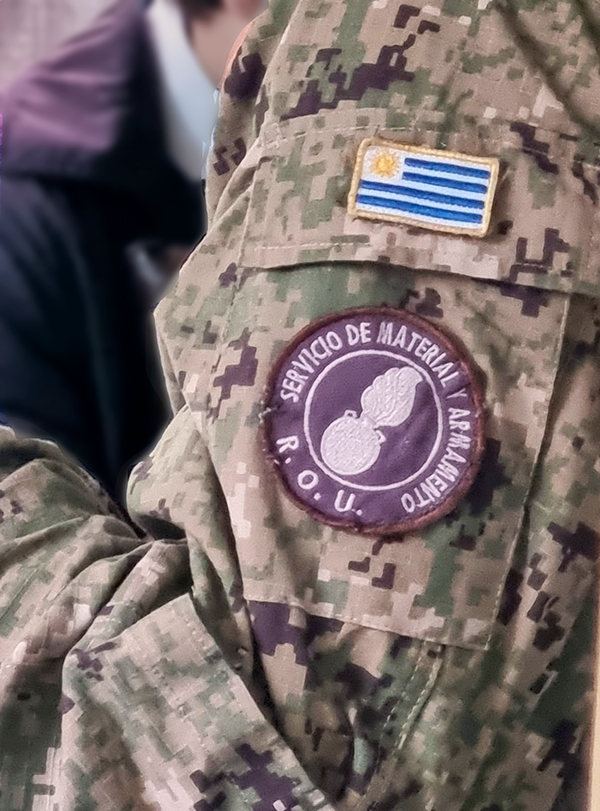 Insignia del Servicio de Material y Armamento (SMA) del Ejército uruguayo. Foto: Victoria Camboni
