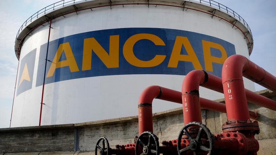 Tanque de terminal de ANCAP de La Teja