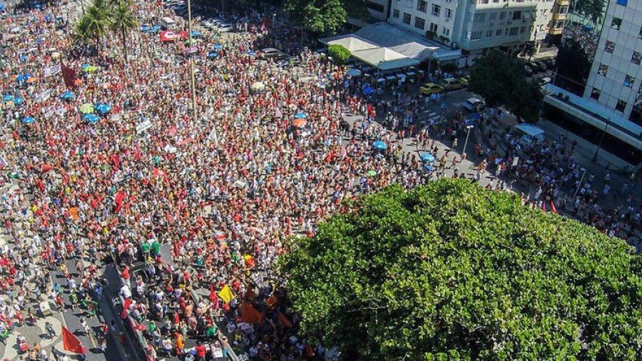 Acto en Río de Janeiro contra Golpe de Estado