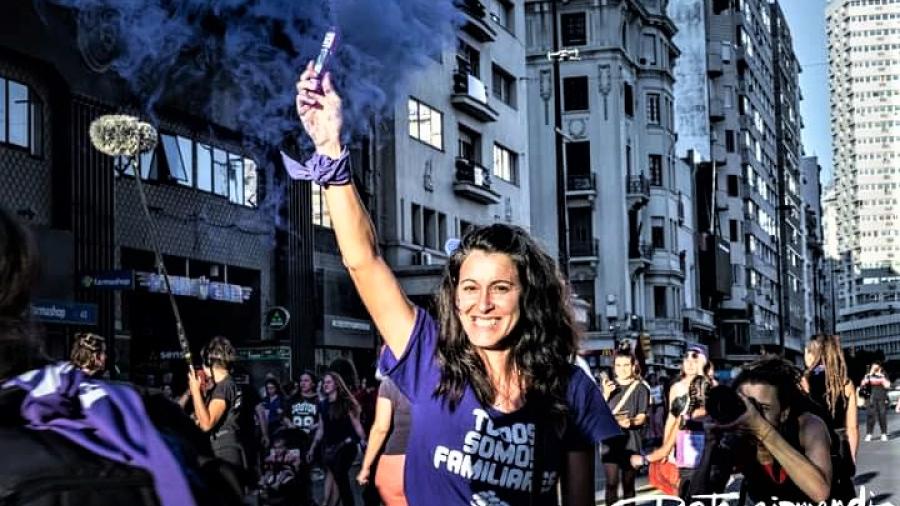 Viviana Nuñez en marcha del 8M