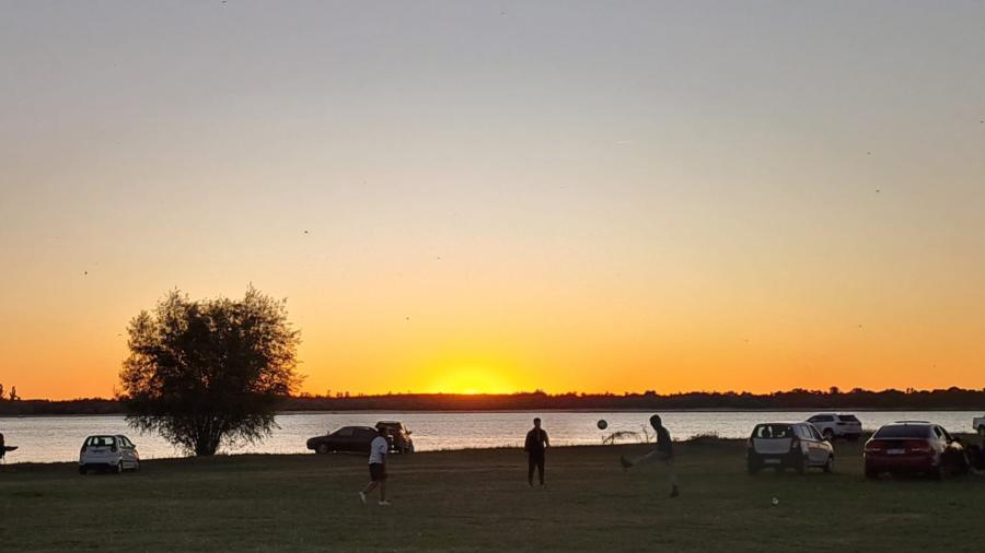 Puesta del sol en el Río Uruguay- Paysandú