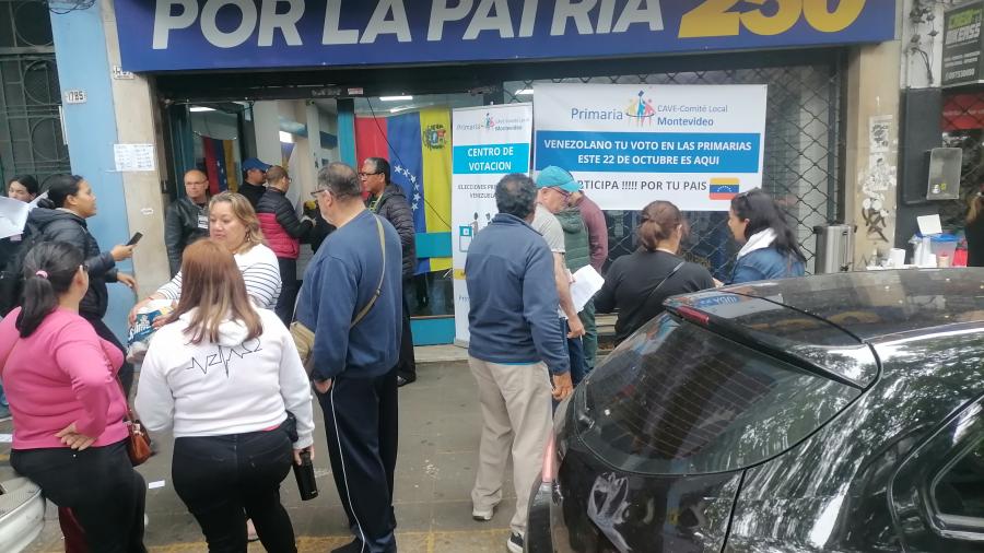 Venezolanos votan en Uruguay 