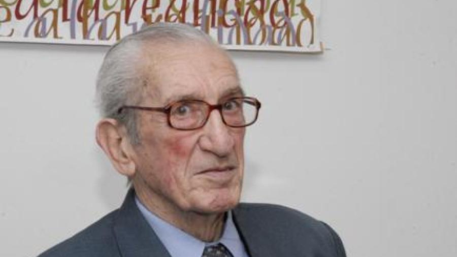 Dr Eduardo Paysee