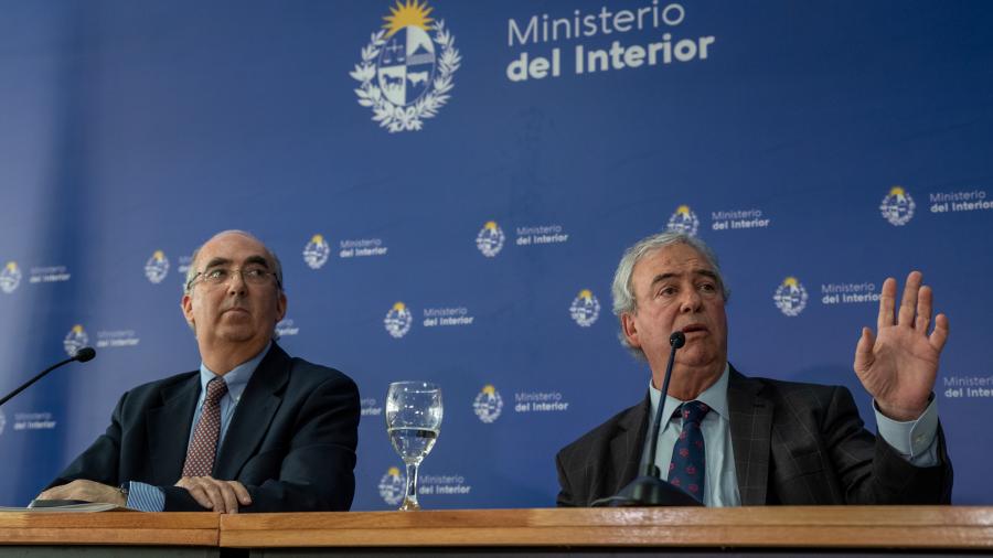 Renuncia del ex  Ministro Heber y Subsecretario Maciel.