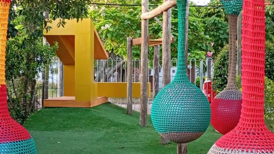 Los juegos están siendo reparados por los padres de alumnos