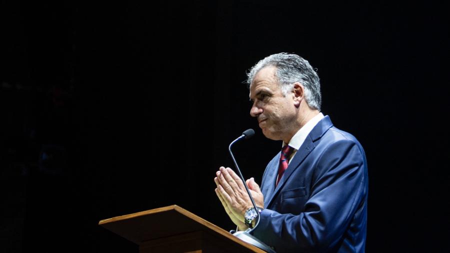 Prof. Yamandú Orsi.