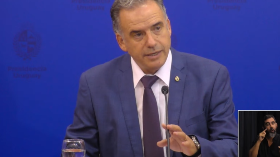 El presidente Yamandú Orsi anunció la rescisión por “incumplimientos graves” vinculados a las garantías contractuales.