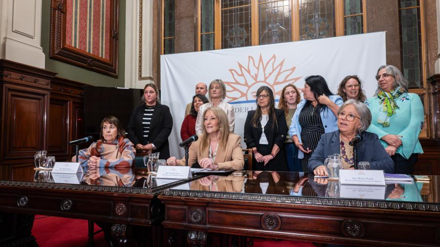 Uruguay estudia un modelo integral para mejorar la respuesta a la violencia de género y evitar la revictimización