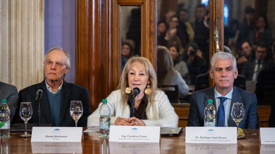 Lanzan consulta pública para debatir el impacto de los entornos digitales en niñas, niños y adolescentes