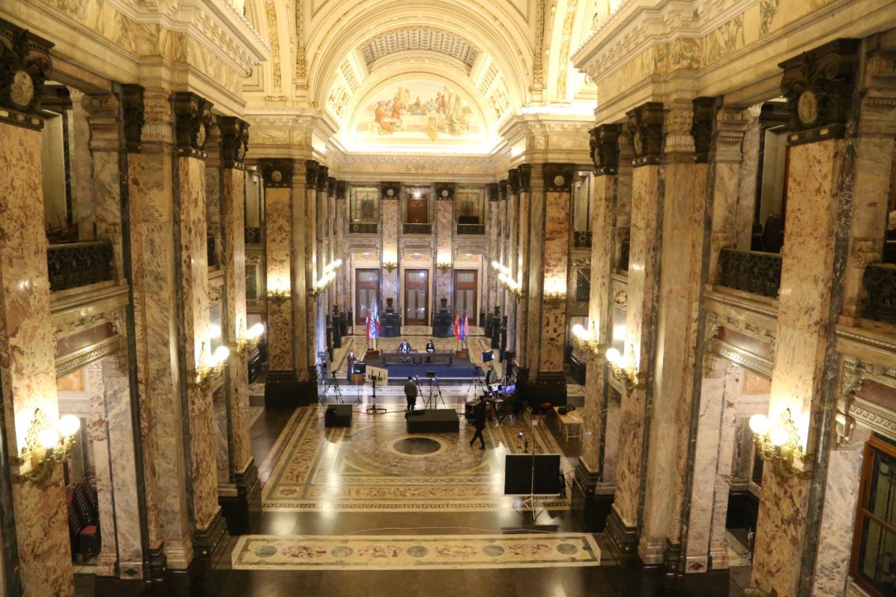 Vista con la profundidad del Salón de los Pasos Perdidos