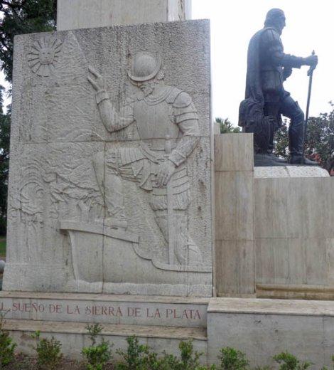 Bajo Relieve de Plaza Lezama