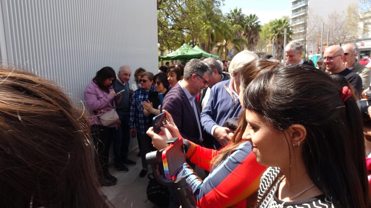Flamante Biblioteca pública en la Plaza Liber Seregni