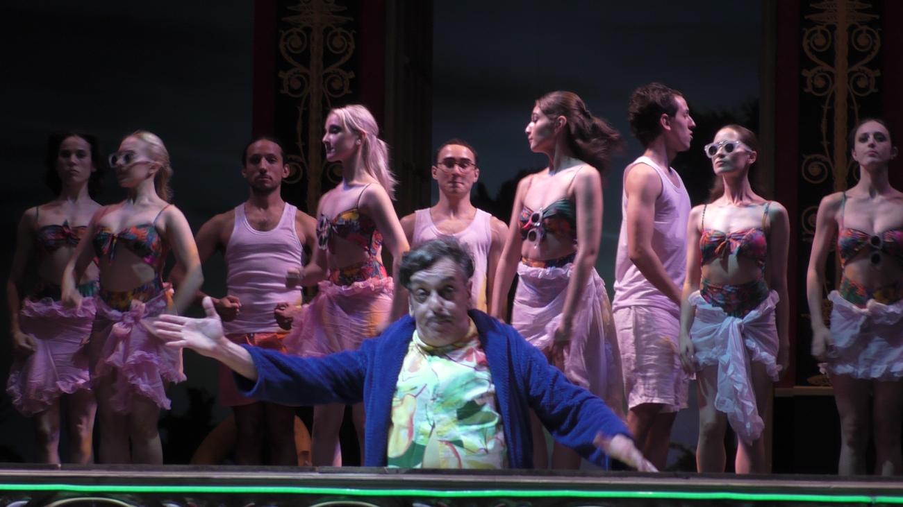 Escena de la opereta La Bella Helena