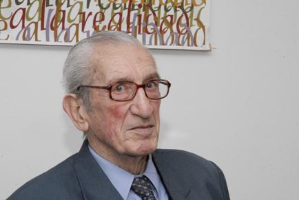 Dr Eduardo Paysee