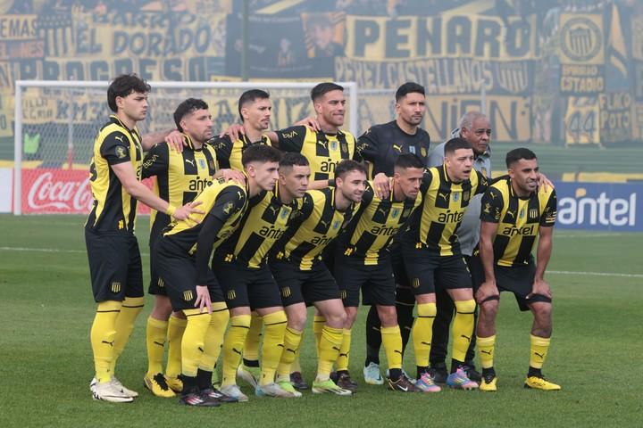 Formación de Peñarol. Foto Gentileza EFE