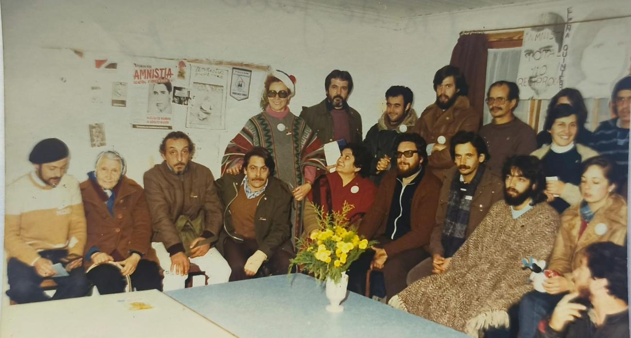 Participantes del ayuno en la Iglesia de los Conventuales, julio de 1984. Gentileza: Graciela Possamay